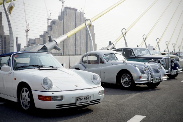 “สุขเต็มสิบ” ณ สะพานทศมราชัน