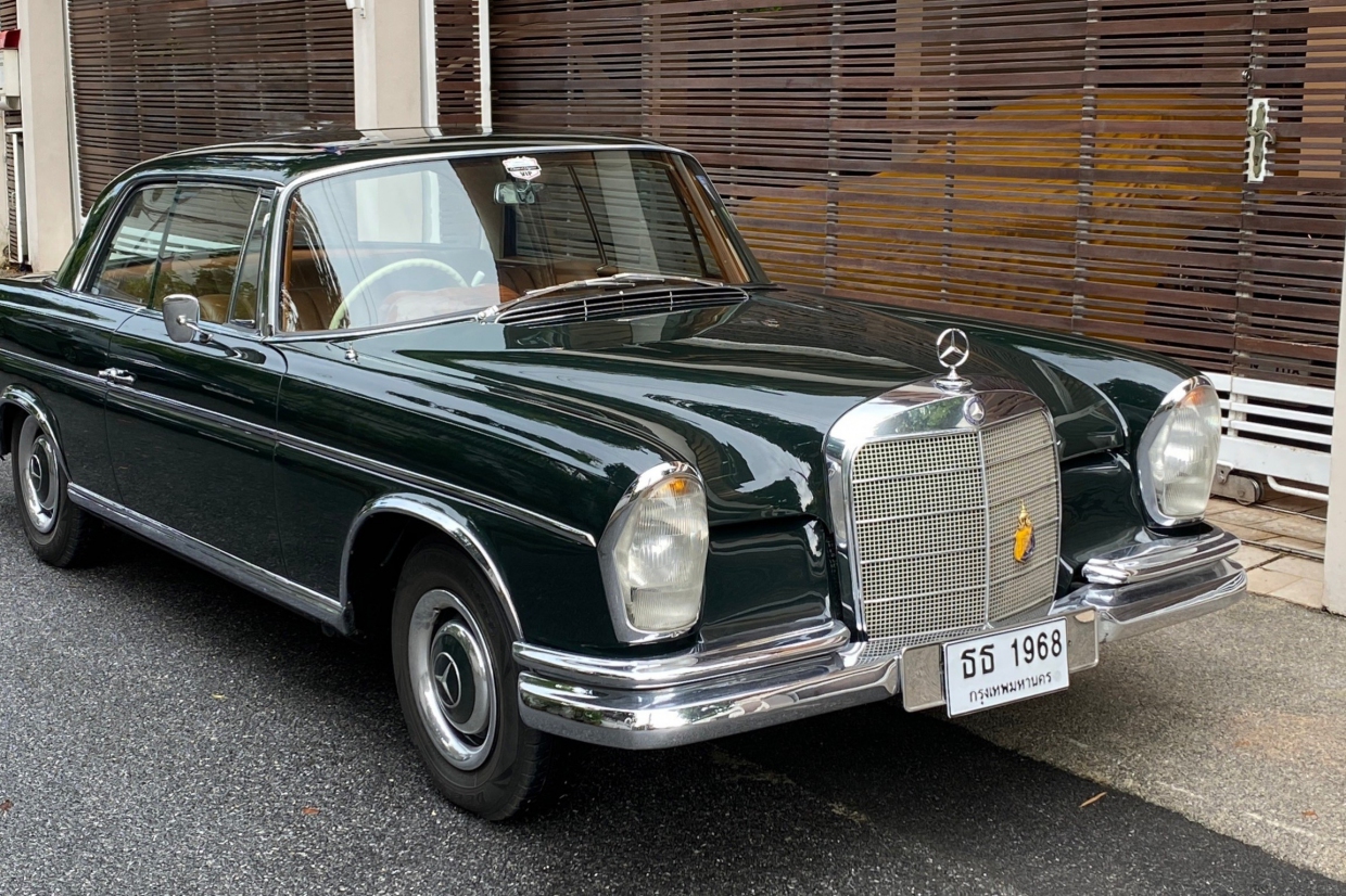 MERCEDES-BENZ W107 SLC